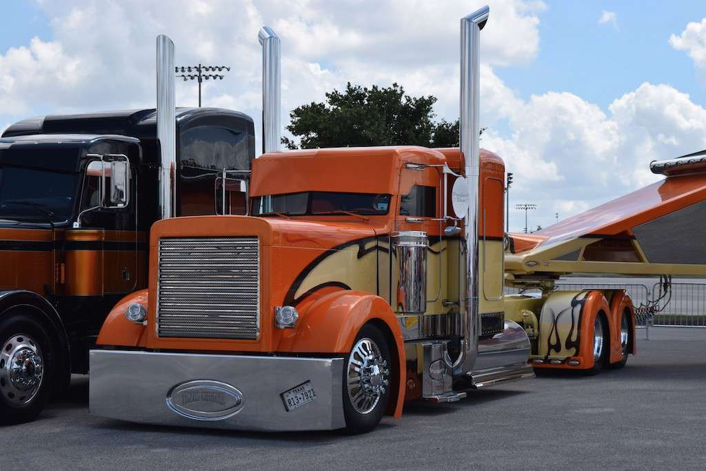 gallery-see-some-of-the-super-rigs-at-shell-rotella-s-superrigs